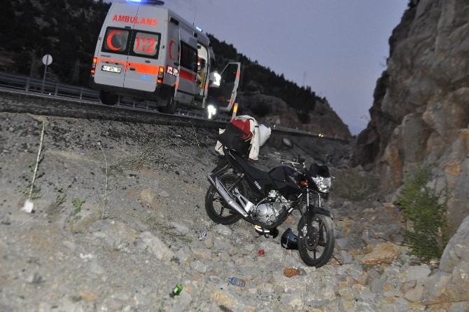 Seydişehir’de Motosiklet Şarampole Devrildi: 2 Yaralı