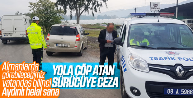 Burnunu temizleyip çöpünü yola atınca cezayı yedi