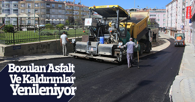 Bozulan Asfalt Ve Kaldırımlar Yenileniyor