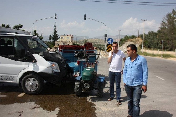 Mut’ta Trafik Kazaları: 3 Yaralı