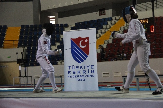 Mersin’de Düzenlenen Eskrim Yıldızlar A Türkiye Şampiyonası Sona Erdi