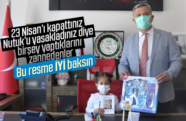 Başkan Zorlu koltuğunu Minik Bahar'a bıraktı.