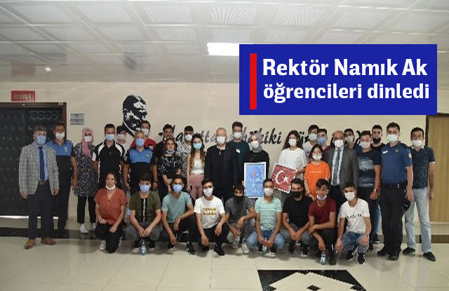 Karaman Rektör Namık Ak, Öğrencileri Dnledi