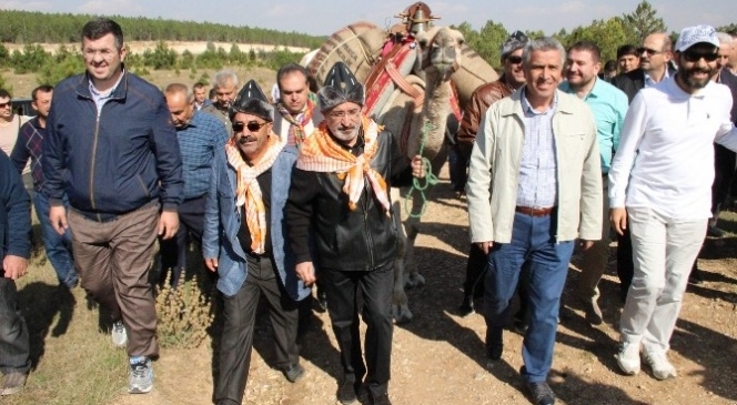 Konya'da Mazi'den Ati'ye Ticaret Kervanı Yürüyüşü