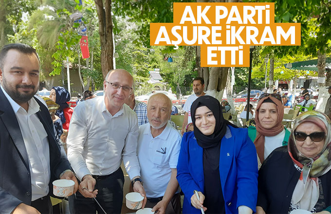 AK Parti Karaman Teşkilatı Aşure İkramında bulundu