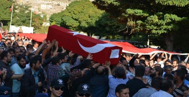 Şehit Polis Köylülerinin Omuzlarından Son Yolculuğuna Uğurlandı