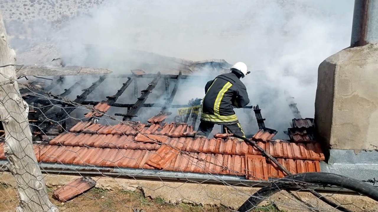Karaman'da Müstakil Evdeki Yangın Bir Kişiye Sebep Oldu