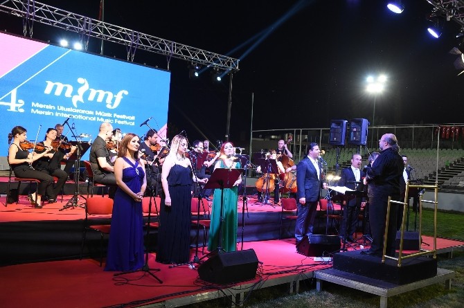 Tarsus Kubat İle Folklorama’yı Ağırladı