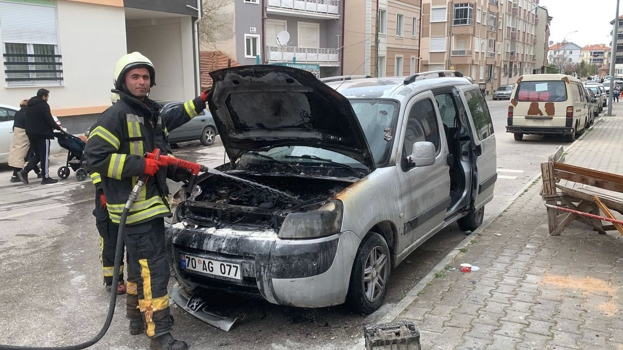 Karaman'da Araçlar Bir Bir Yanıyor