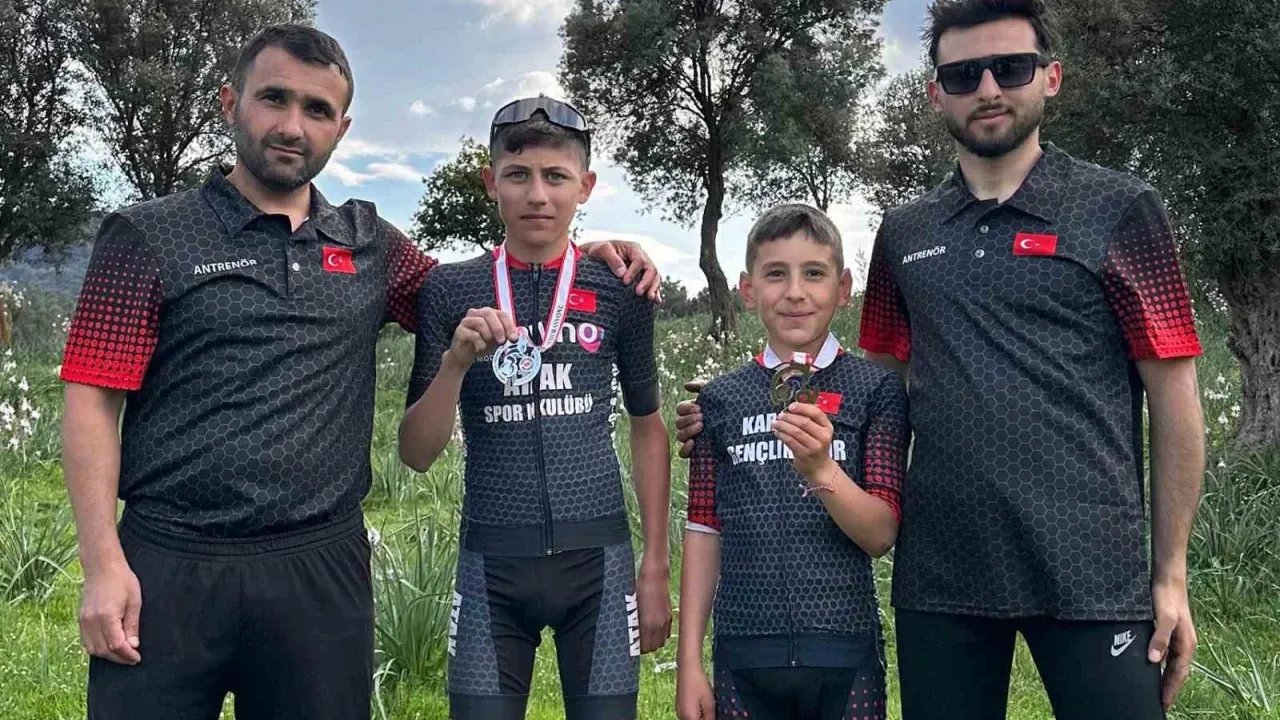 Karaman Bisiklet Takımı İzmir Yarışlarında Altın ve Gümüş Madalya Kazandı!