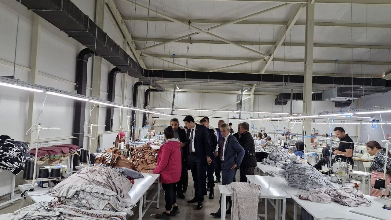 Ermenek Kaymakamı Fatih Erdoğan, Kazancı'daki Yeni Tekstil Fabrikasını İnceledi