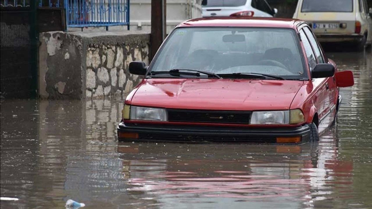 Karaman'da Şiddetli Yağış: 150 Su Baskınında Tahliye Devam Ediyor