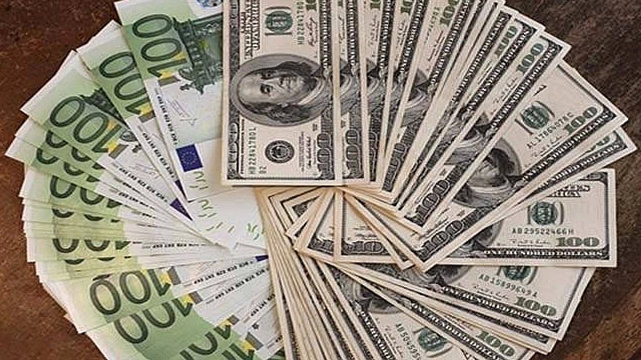 Dolar ve Euro Serbest Piyasada Yükselişle Güne Başladı