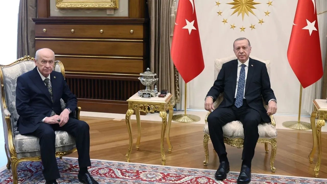 Erdoğan ve Bahçeli'nin Gündeminde Yeni Anayasa ve Politik Gelişmeler