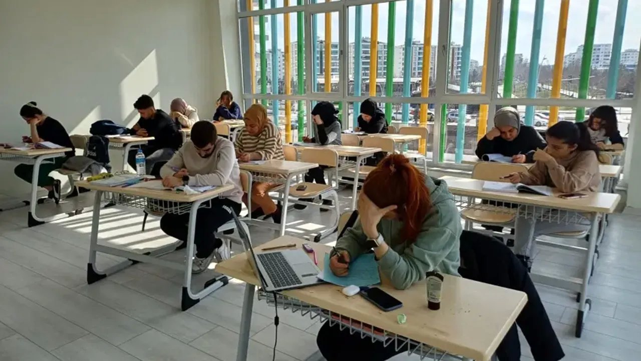 Sınav İddialarına Tepki: Veliler CİMER'e Başvurdu, Okullardan Uyarı Geldi