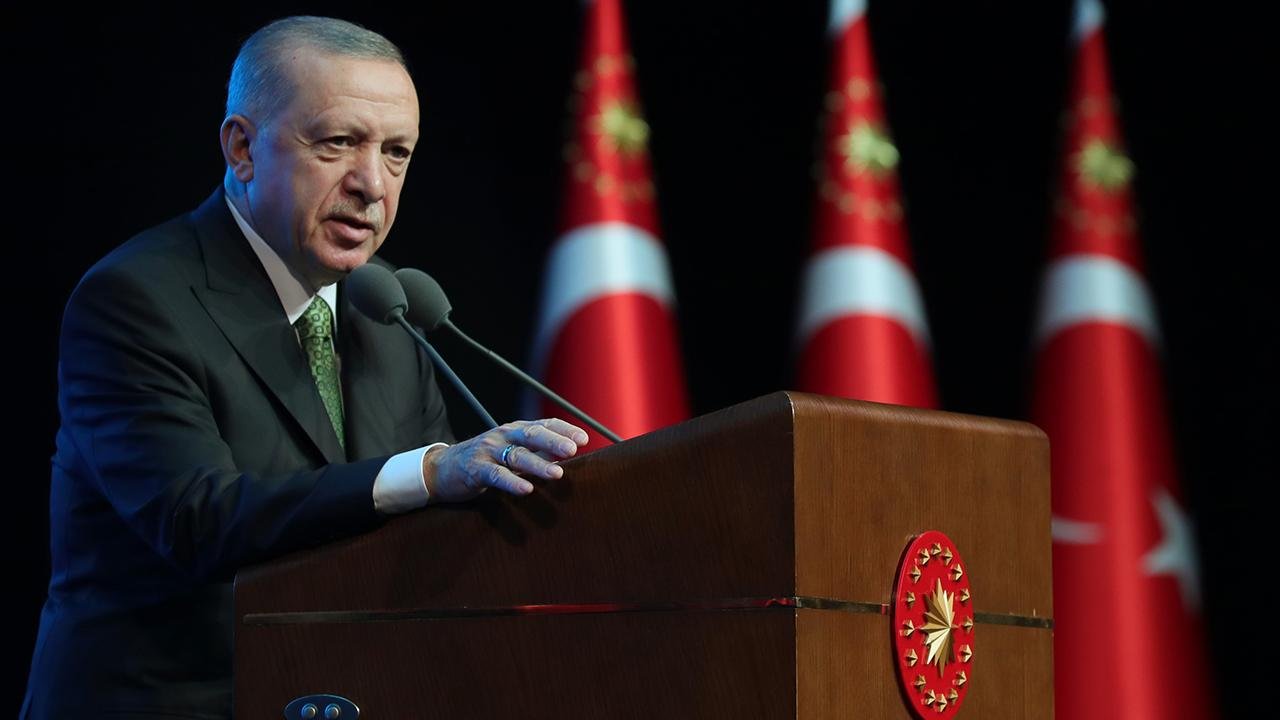 Erdoğan: Muhalefet Belediyelerindeki "Eş Dost Atamaları" Eleştirisi