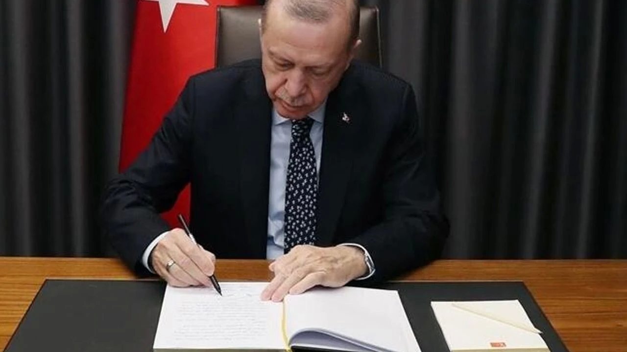 Erdoğan'dan Aile Bakanlığı'na Atama Değişiklikleri