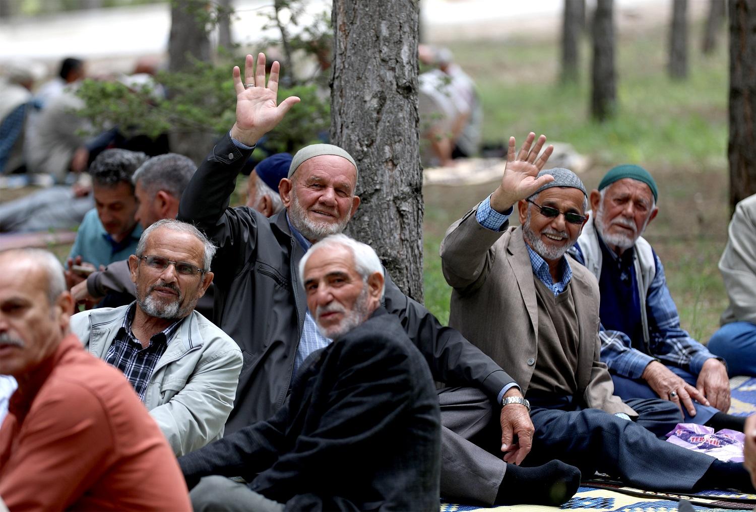 SSK, Bağ-Kur, 4A, 4B ve 4C Emeklilerine Sosyal Yardım 2024! 15 Bin TL Hesaplara Yatacak!