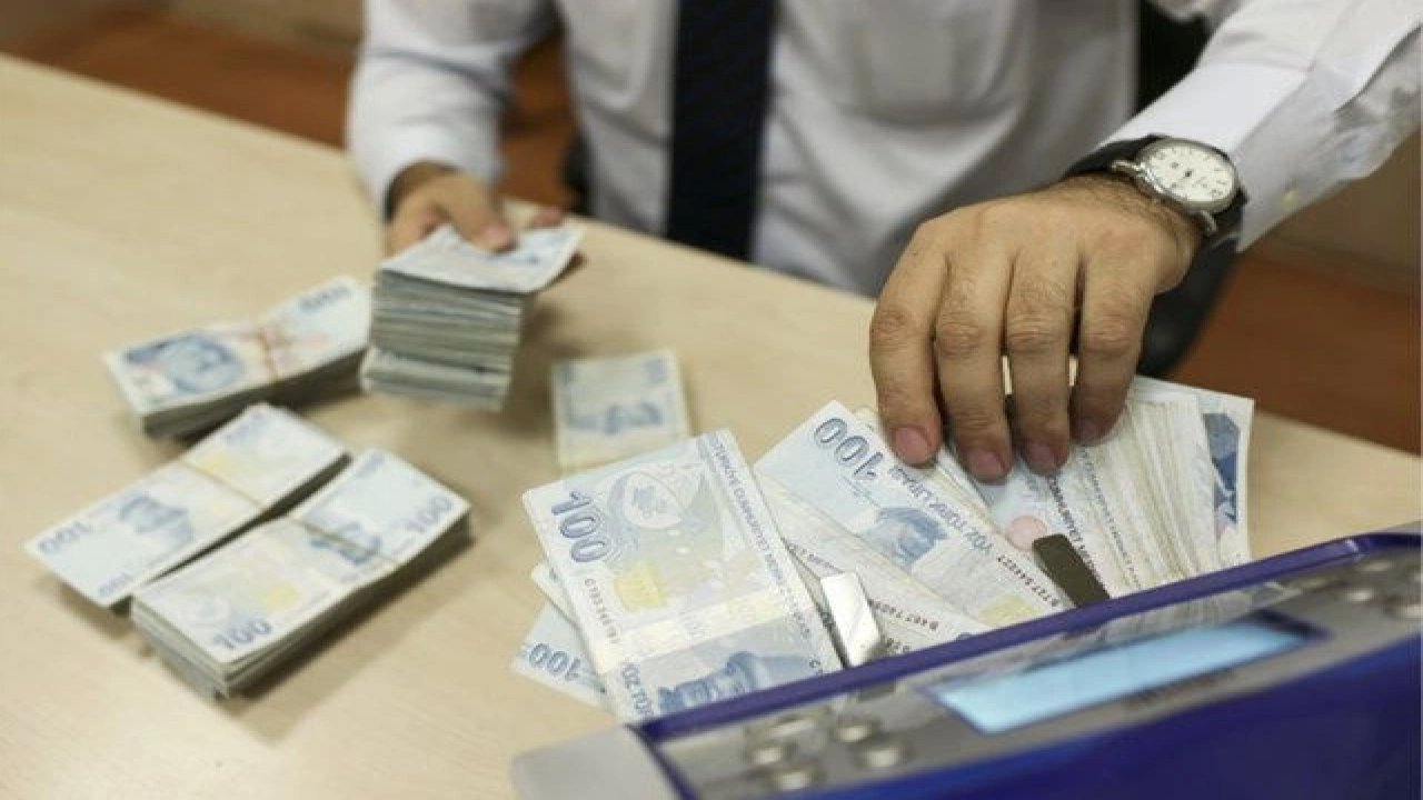 Bankacılık Sektöründe Kredi Hacmi Yükselirken, Takipteki Alacaklar ve Öz Kaynaklar da Arttı