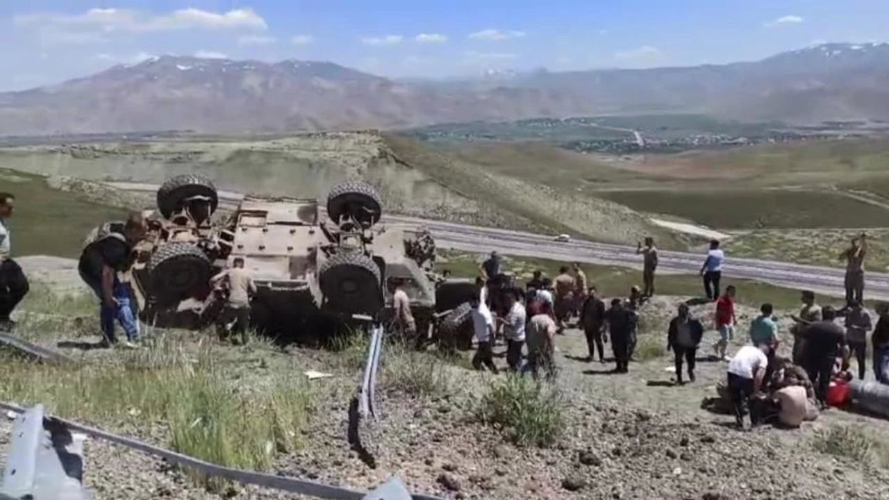 Zırhlı Araç Devrildi, 3 Asker Yaralandı: Sağlık Durumları İyi