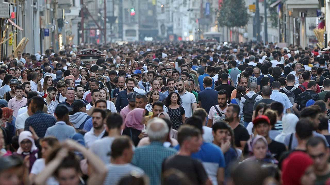 O Ülkenin Nüfusu Bir Günde 695 Milyara Yükseldi!
