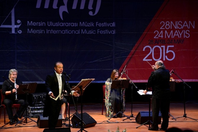 Festivalde Zeki Müren Şarkıları Klasik Müzik Formlarıyla Söylendi