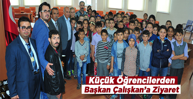 Küçük Öğrencilerden Başkan Çalıkan’a Ziyaret