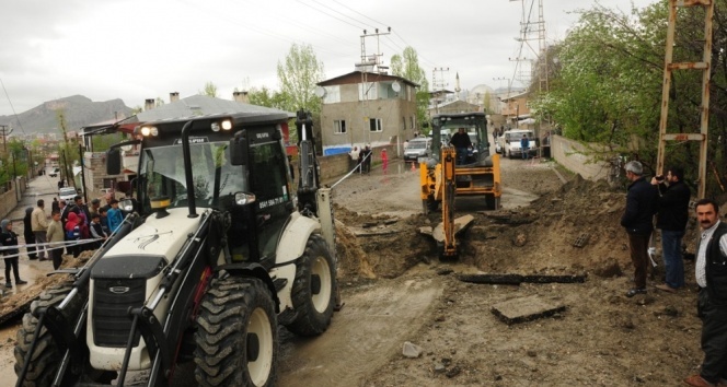 Van’daki patlamanın şiddeti gün ağarınca ortaya çıktı