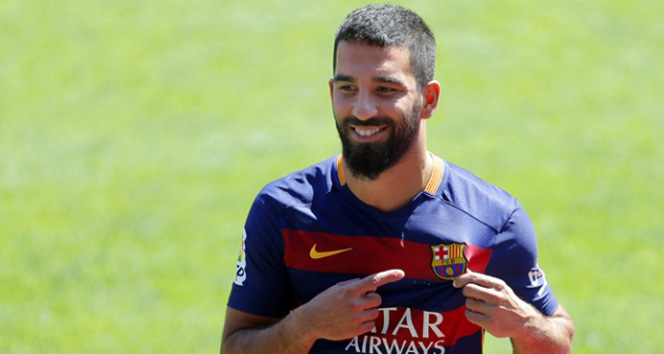 Arda Turan Barcelona'da kalıyor