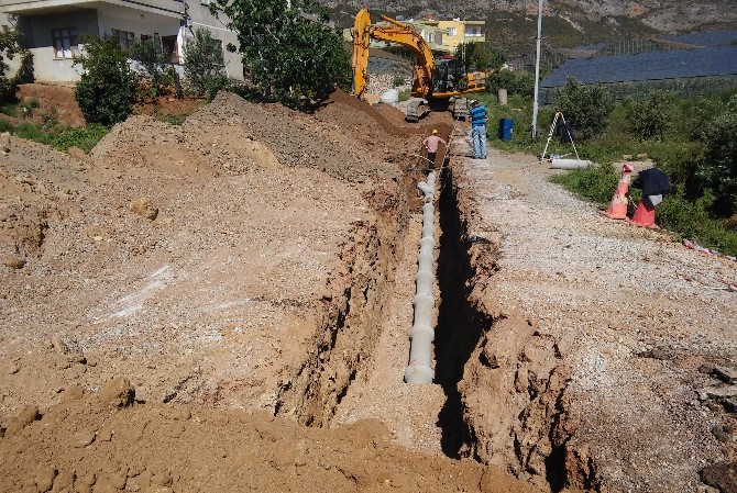 Meski, Aydıncık’ta Kanalizasyon Çalışmalarına Devam Ediyor