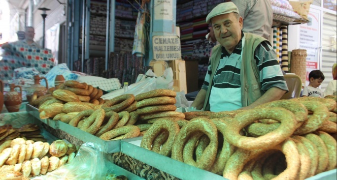 Faik amca: 10 kuruşa çalışıp 100 kuruşluk keyif