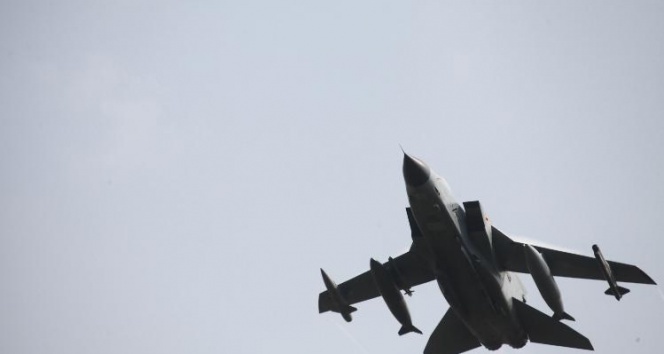 İncirlik Hava Üssü'nde yoğun hava trafiği