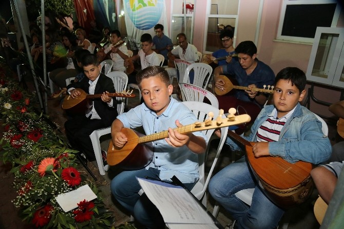 Mezitli’de Kursiyerlerden Müzik Şöleni