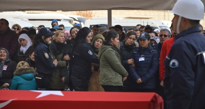 Sur şehitleri törenle memleketlerine uğurlandı