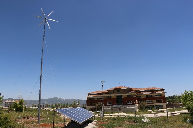 Seydişehir Ahmet Cengiz Mühendislik Fakültesi Enerjisini Hibrit Sistemle Üretiyor